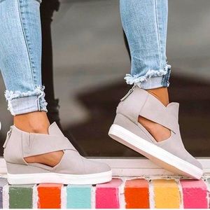 Wedge sneakers